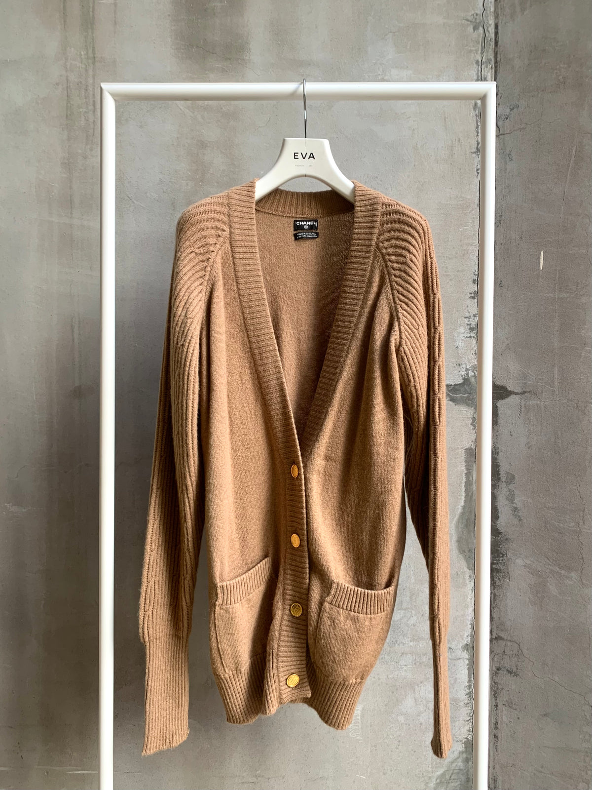 美品✨CHANEL カーディガン　金ボタン　ベージュ　シャツ CHANEL 80s PURE CAMELHAIR KNIT CARDIGAN — EVA fashion art